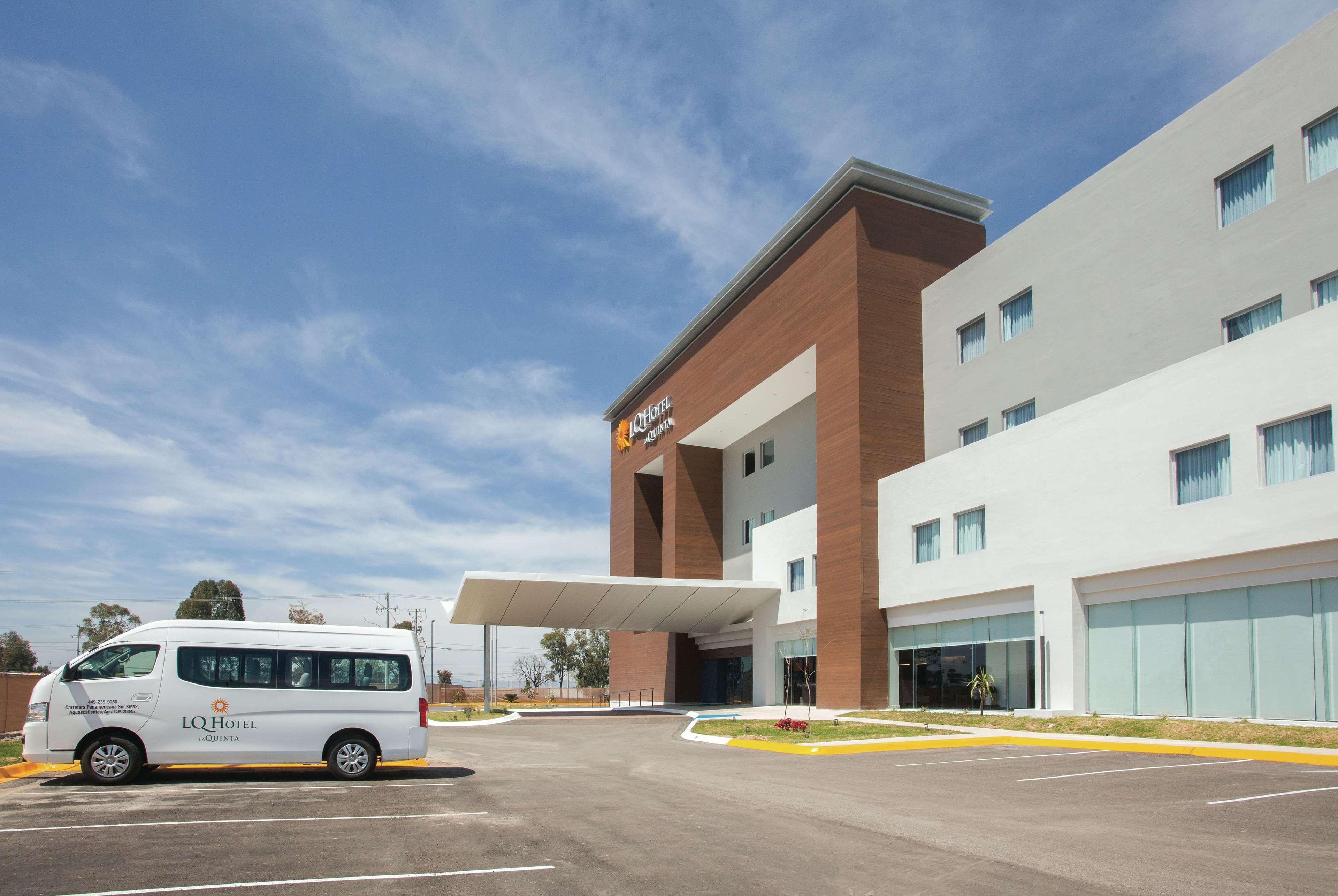 La Quinta By Wyndham Aguascalientes Hotel Exterior photo