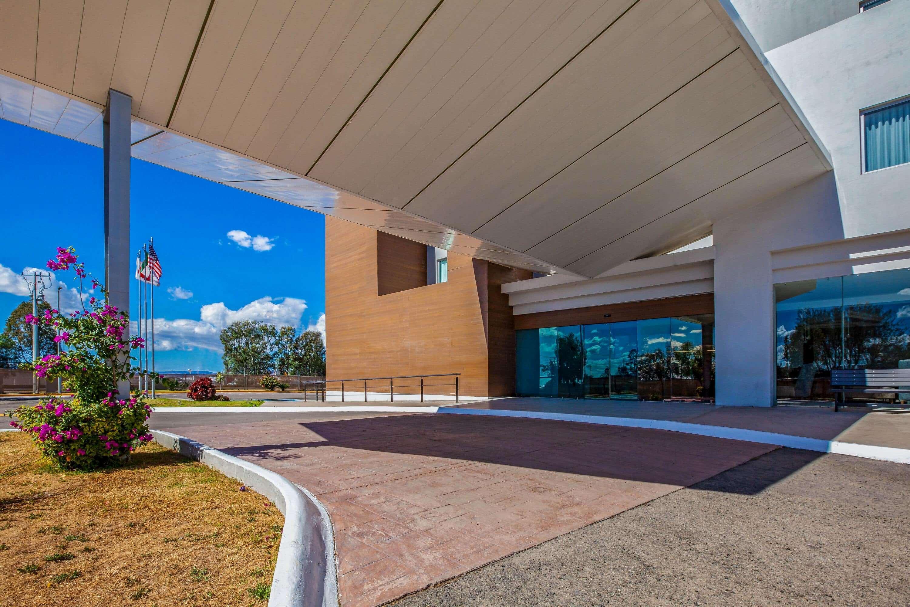 La Quinta By Wyndham Aguascalientes Hotel Exterior photo